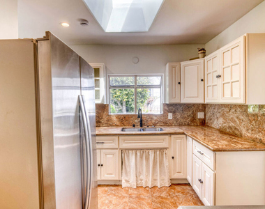 2127 Malcolm Avenue - Photo Thumbnail 17