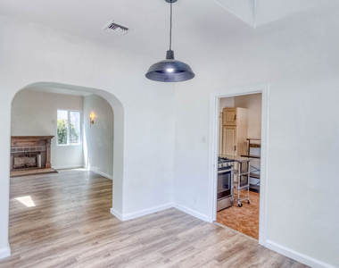 2127 Malcolm Avenue - Photo Thumbnail 12