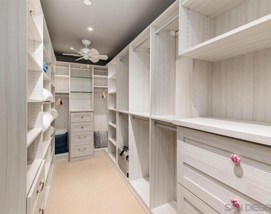 801 Ash Street - Photo Thumbnail 10