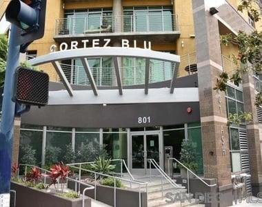 801 Ash Street - Photo Thumbnail 17