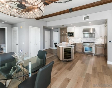 801 Ash Street - Photo Thumbnail 3