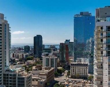 801 Ash Street - Photo Thumbnail 7