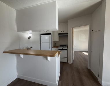 1646 Brookes Ave. - Photo Thumbnail 5