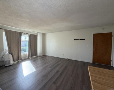 1646 Brookes Ave. - Photo Thumbnail 2