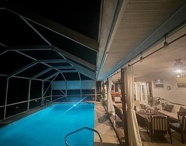 1104 Nw 12th Terrace - Photo Thumbnail 23