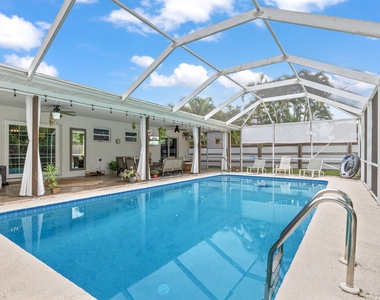 1104 Nw 12th Terrace - Photo Thumbnail 18