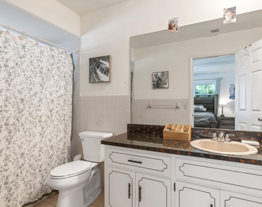 1104 Nw 12th Terrace - Photo Thumbnail 14