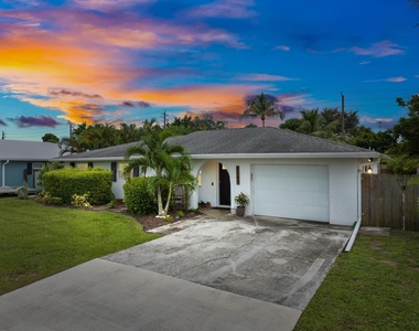 1104 Nw 12th Terrace - Photo Thumbnail 2