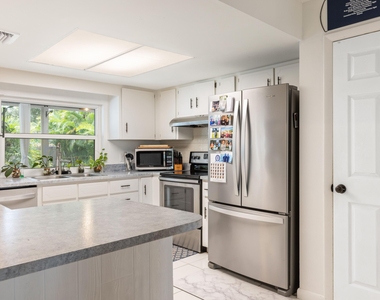 1104 Nw 12th Terrace - Photo Thumbnail 7