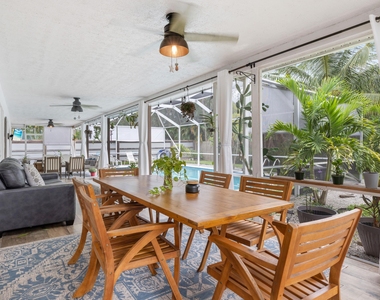 1104 Nw 12th Terrace - Photo Thumbnail 16