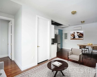 489 Washington Avenue - Photo Thumbnail 2