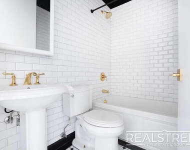 489 Washington Avenue - Photo Thumbnail 5