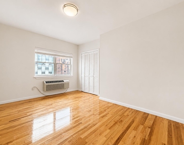 401 East 68th Street - Photo Thumbnail 6