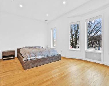 729 Chauncey Street - Photo Thumbnail 7