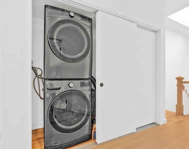 729 Chauncey Street - Photo Thumbnail 14