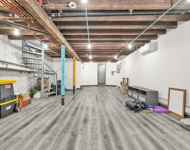 729 Chauncey Street - Photo Thumbnail 15