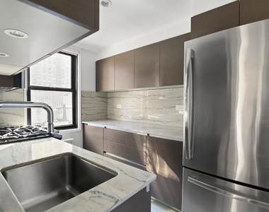 East 33rd Street - Photo Thumbnail 3