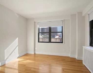 East 33rd Street - Photo Thumbnail 5