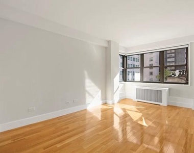 East 33rd Street - Photo Thumbnail 4