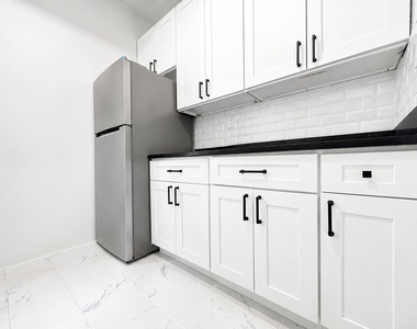 308 West 104th Street - Photo Thumbnail 11