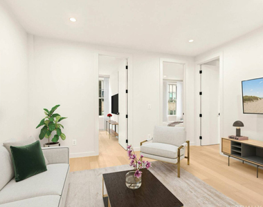 East 21st Street - Photo Thumbnail 4