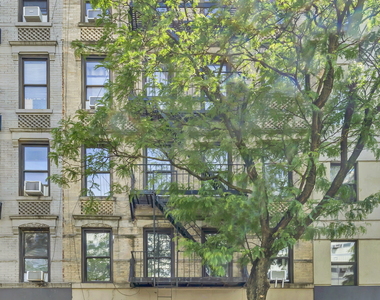 West 49th Street - Photo Thumbnail 5