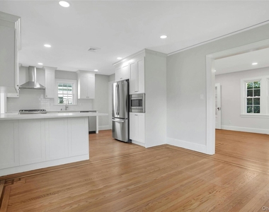 92 Hillside Avenue - Photo Thumbnail 8
