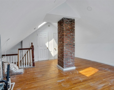 92 Hillside Avenue - Photo Thumbnail 22