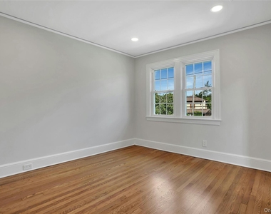 92 Hillside Avenue - Photo Thumbnail 15