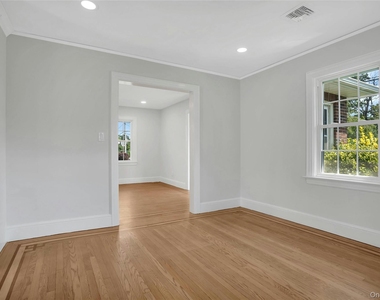 92 Hillside Avenue - Photo Thumbnail 9