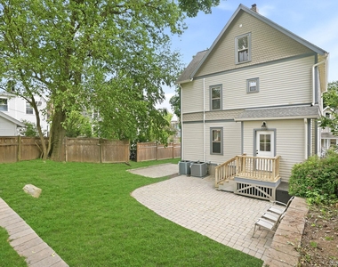 834 John Street - Photo Thumbnail 28
