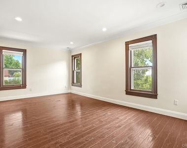 834 John Street - Photo Thumbnail 22
