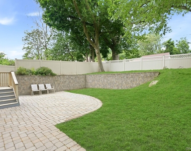 834 John Street - Photo Thumbnail 30