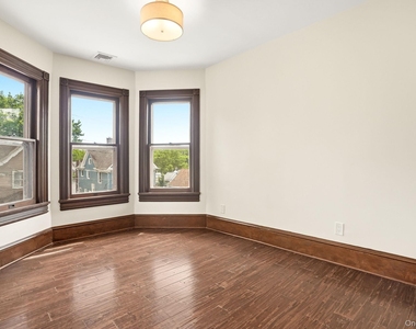 834 John Street - Photo Thumbnail 21