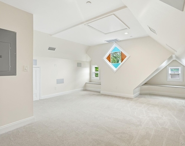 834 John Street - Photo Thumbnail 24