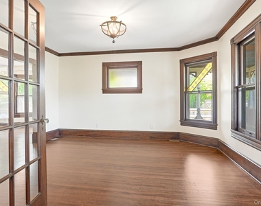 834 John Street - Photo Thumbnail 8