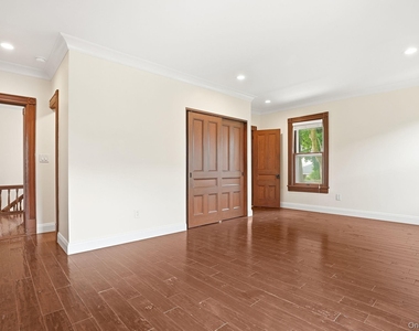 834 John Street - Photo Thumbnail 18