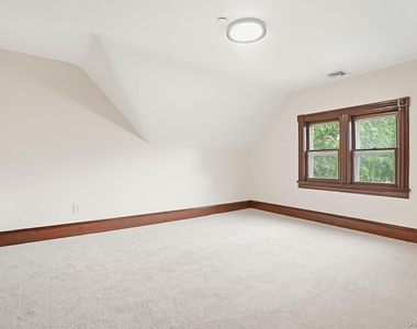 834 John Street - Photo Thumbnail 27