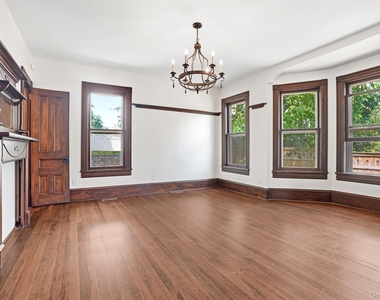 834 John Street - Photo Thumbnail 9