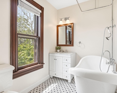 834 John Street - Photo Thumbnail 17
