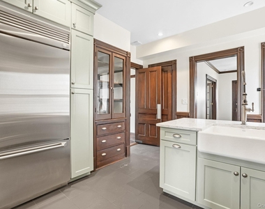 834 John Street - Photo Thumbnail 14