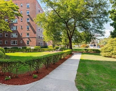 210 Pelham Road - Photo Thumbnail 23