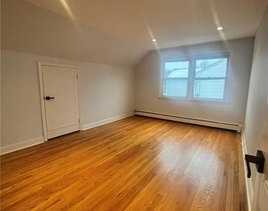 36 Roanoke Avenue - Photo Thumbnail 8