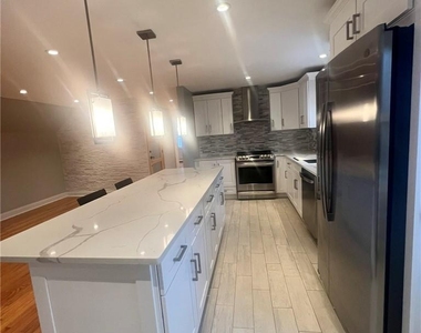 36 Roanoke Avenue - Photo Thumbnail 5