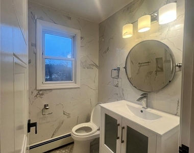 36 Roanoke Avenue - Photo Thumbnail 13