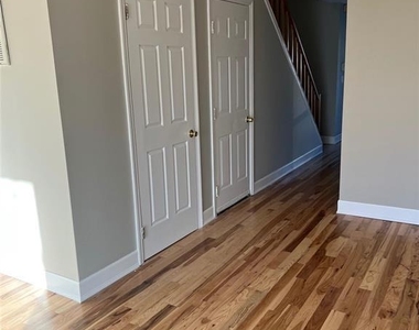 253 Windward Drive - Photo Thumbnail 4