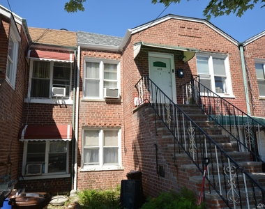 84-26 Little Neck Parkway - Photo Thumbnail 11