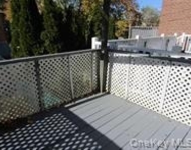 84-26 Little Neck Parkway - Photo Thumbnail 9
