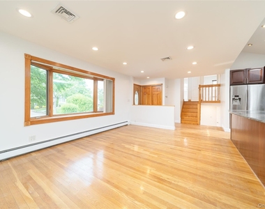 6 Manor Drive - Photo Thumbnail 9