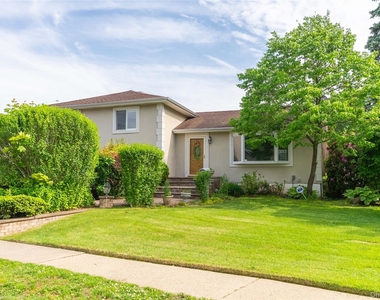 6 Manor Drive - Photo Thumbnail 1